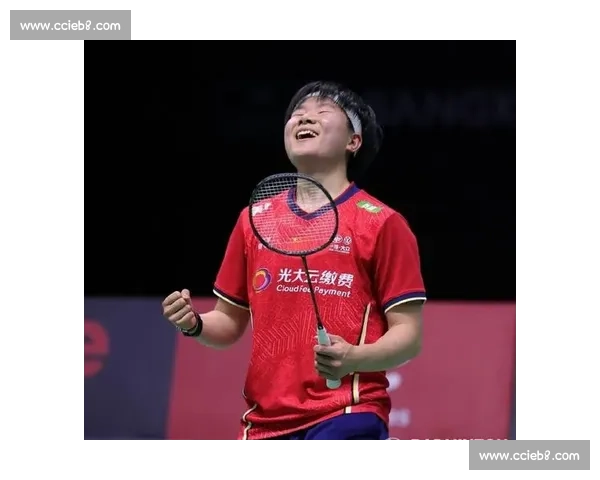 国羽女单新星闪耀!张艺曼、何冰娇谁能肩负重任